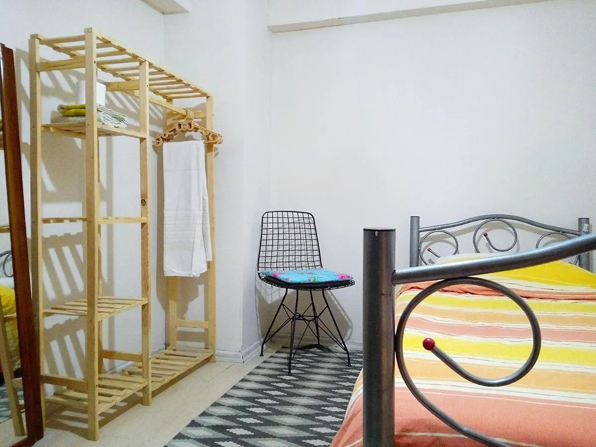 Homestay #02 Private Bedroom In A Shared Home Near Galata Tower Istanbul